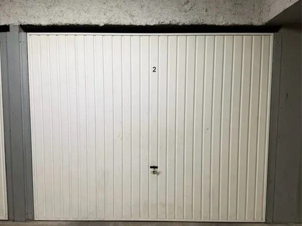 Garage/box