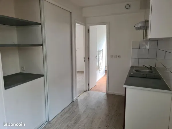 Beau F2 ,40 m2, proche centre-ville/gare