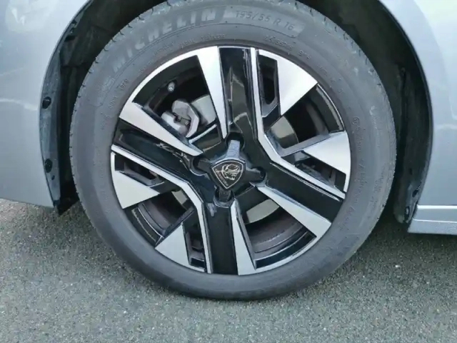 Peugeot 208 electrique 50 kwh 136ch — photo 13
