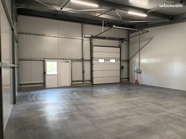 Local 435m² - Montbonnot saint martin