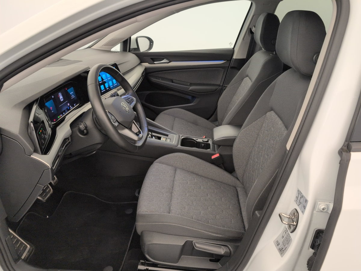 Volkswagen Golf 8 — photo 15