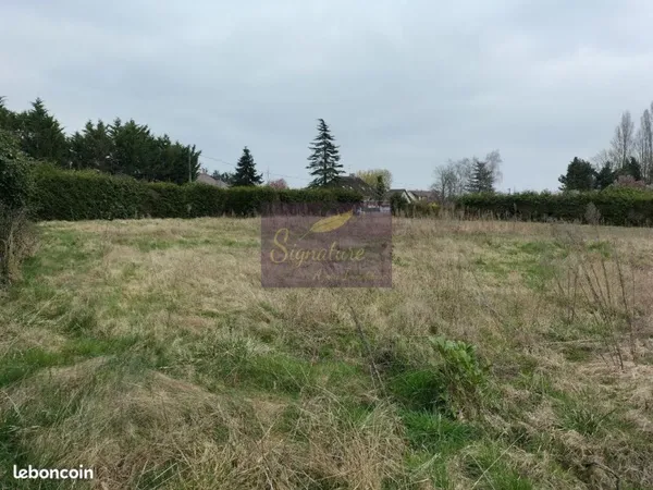 Terrain 438 m² Changé