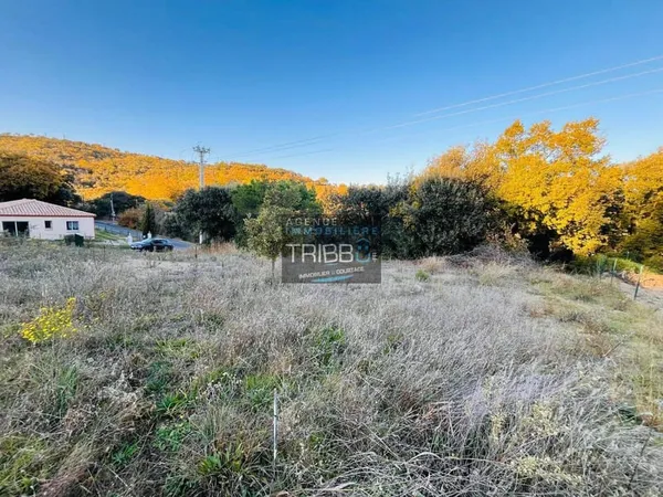 Terrain 643 m²