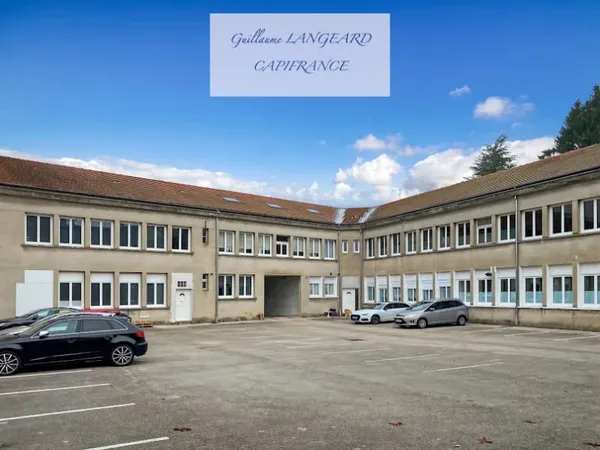 Local 6 pièces 1577 m²