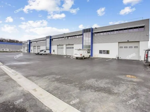 Local d'activité 424 m²