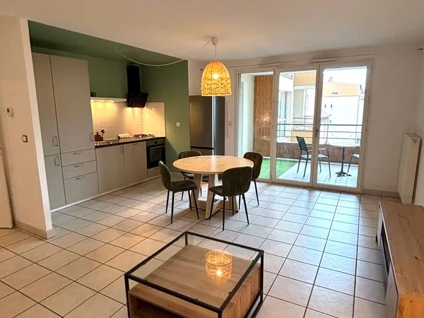 Villeurbanne Salengro - Superbe T2 meublé de 59,18 m², terrasse plein sud et garage fermé