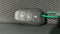 Peugeot 2008 1.2 PureTech 130ch S&S GT EAT8 — photo 16
