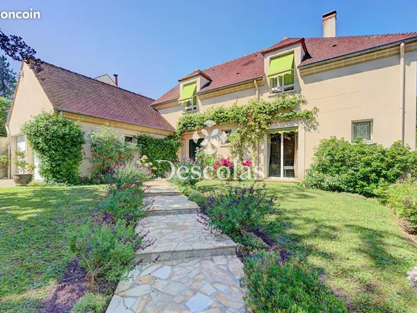 Maison 7 pièces 216 m²