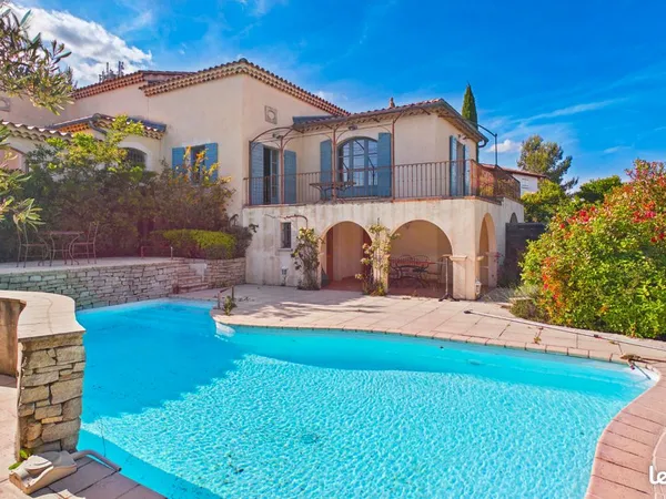 Villa 5 pièces 151 m²