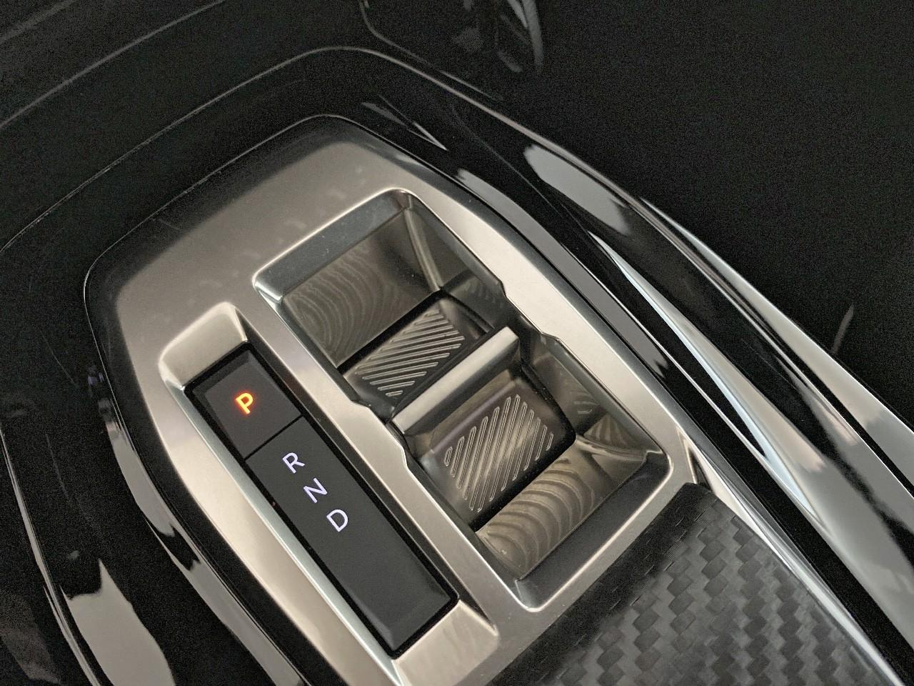 Peugeot 2008 hybrid 145 ch e-dcs6 allure — photo 15