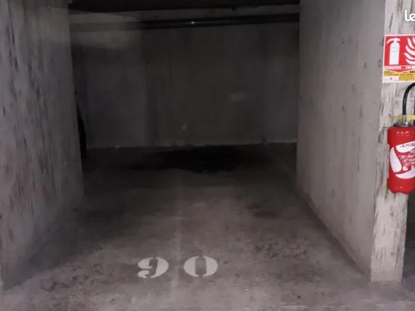 Emplacement Parking