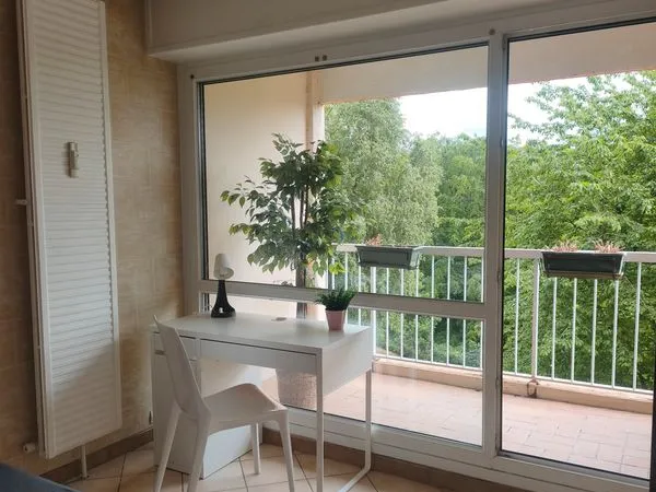Chambre privée dans appartement partagé à PONTOISE-Accès Nanterre Université en 30 min-Accès Paris L