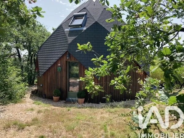Terrain 2408 m²