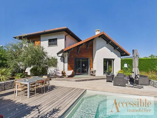 Villa 5 pièces 141 m²