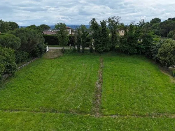 Terrain constructible 1200 m²