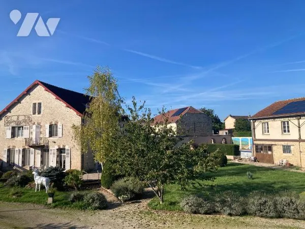 Maison 11 pièces 470 m²