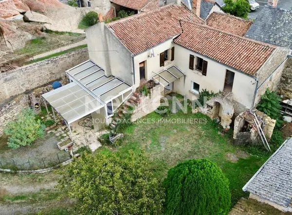 A vendre - Maison Doué En Anjou - 7 pièces - 126 m2 - D6073