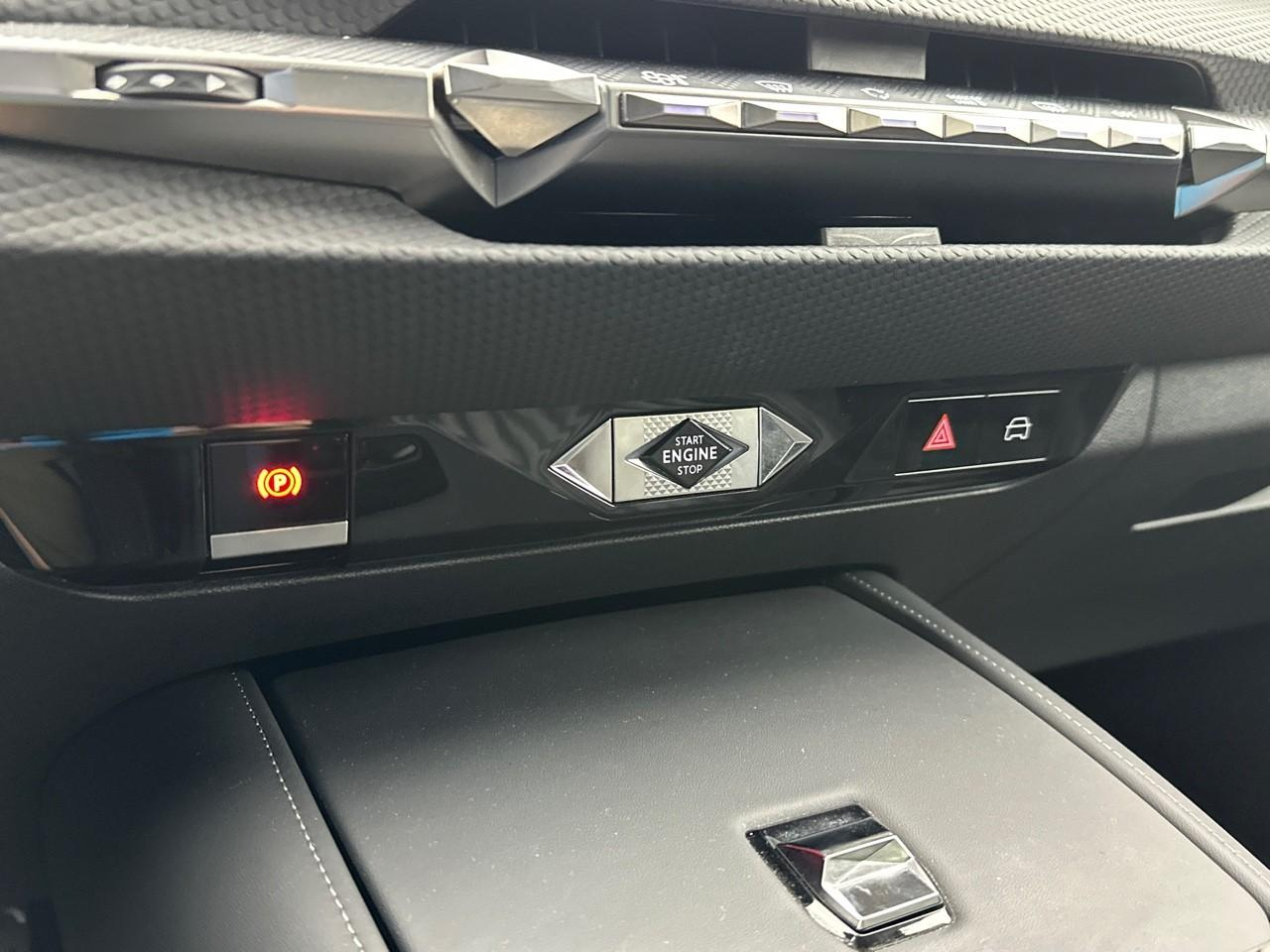 Ds Ds 4 puretech 180 eat8 cross rivoli — photo 25