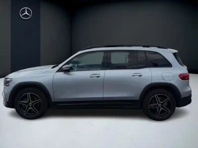 Mercedes Glb 200 d amg line — photo 22