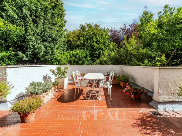 Saint-Cloud - Montretout - Triplex dernier étage, 3 chambres, 127 m² de terrasses.