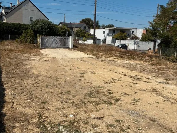 A vendre terrain centre joue les tourslibre constrcuteur