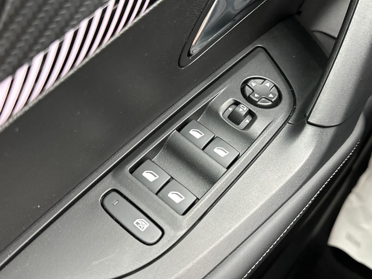 Peugeot 2008 electrique 54 kwh 156 ch allure — photo 15