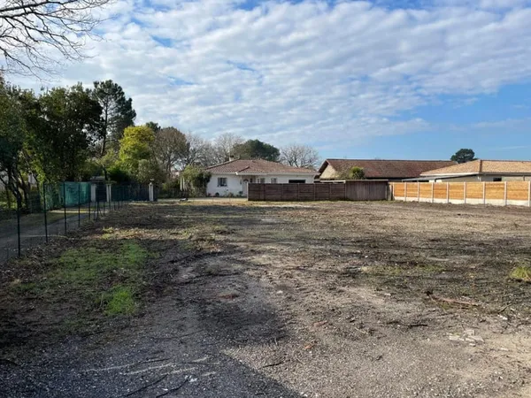 Terrain 580 m²
