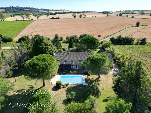 Propriété 9 pièces 296 m²