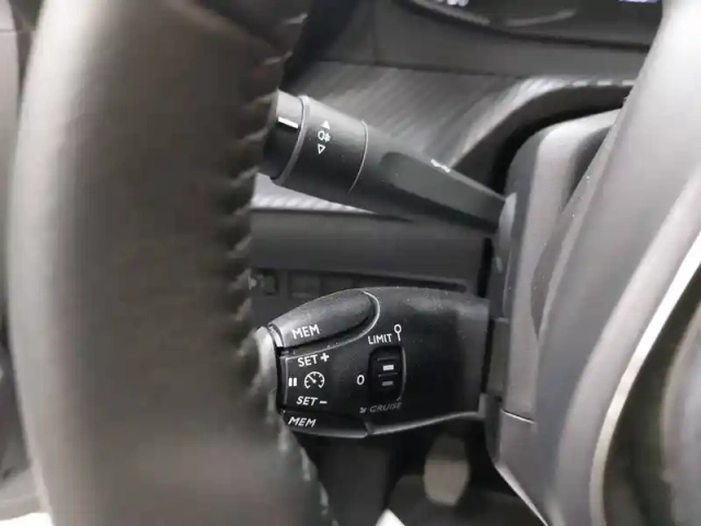 Peugeot 208 puretech 75 s&amp;s bvm5 — photo 15