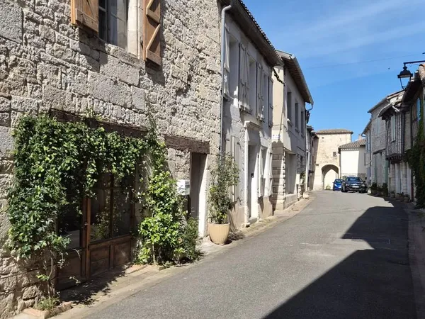 Bel ensemble de 115 m² habitables restauré
