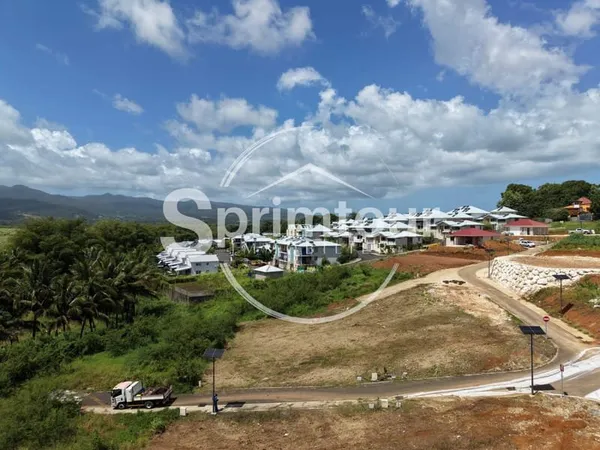 LAMENTIN TERRAIN 542 M2