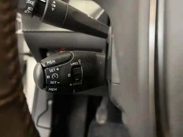 Peugeot 208 puretech 75 s&amp;s bvm5 — photo 53