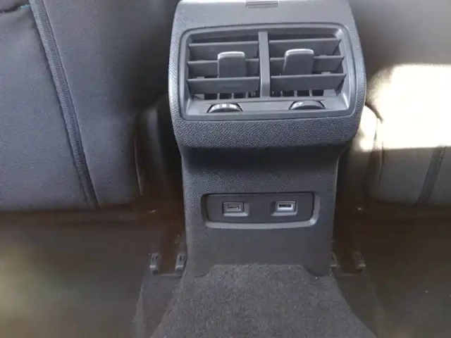 Citroën C4 e- 136 ch automatique — photo 52