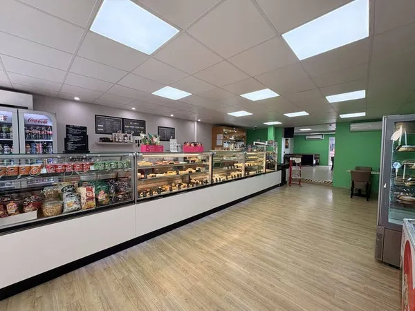 Local commercial 170 m²