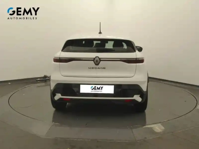Renault Megane e-tech ev40 130ch standard charge — photo 5
