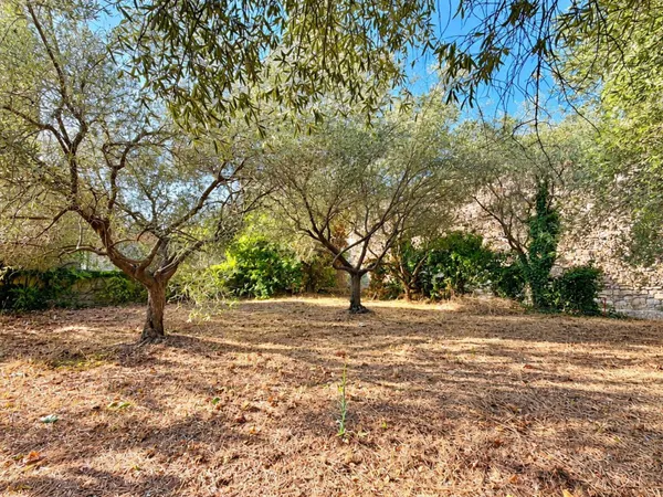 Terrain 470 m²