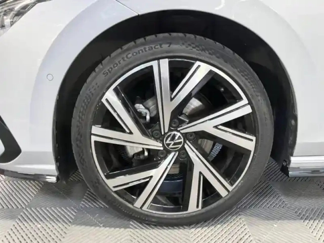 Volkswagen Golf 1.5 etsi opf 130 dsg7 — photo 9