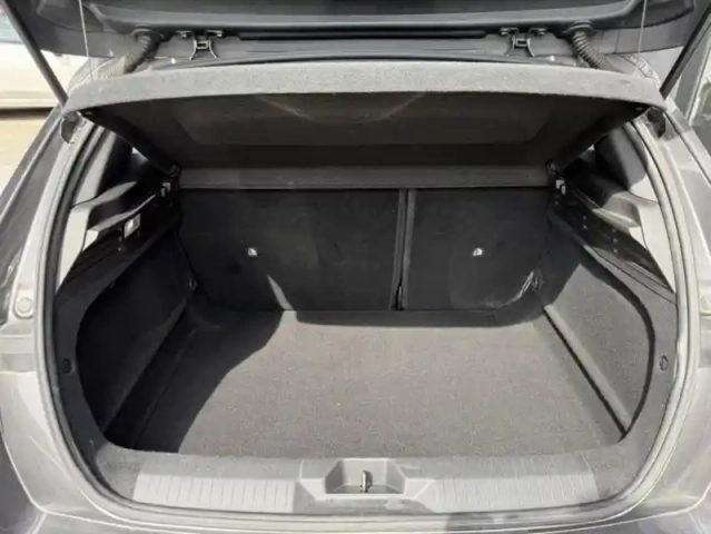Opel Astra vi 1.2 turbo 110ch — photo 26