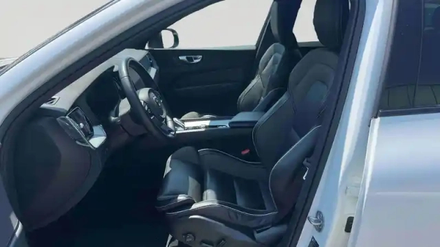 Volvo Xc60 t6 recharge awd 253 ch + 145 ch geartronic 8 — photo 4