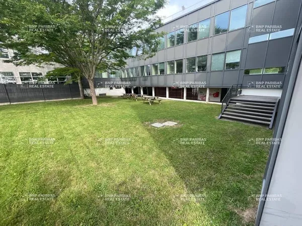 Bureaux 1500 m²