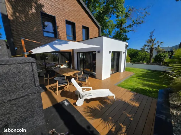 Maison . 8 pièces . 148m² . Vannes - LAROISEAU