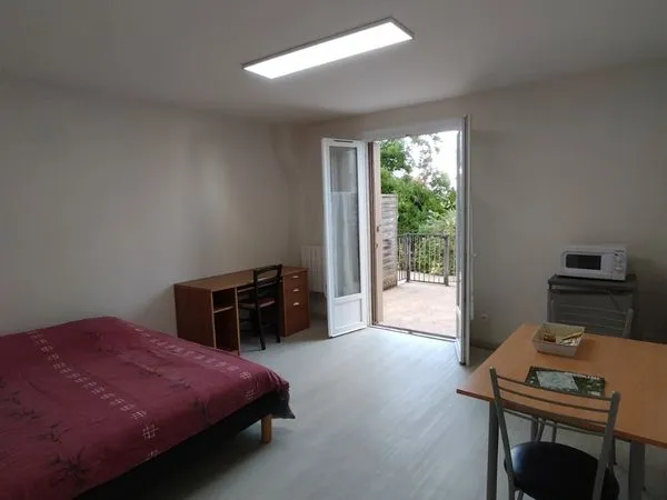Studio meublé avec terrasse au coeur d'Angoulême