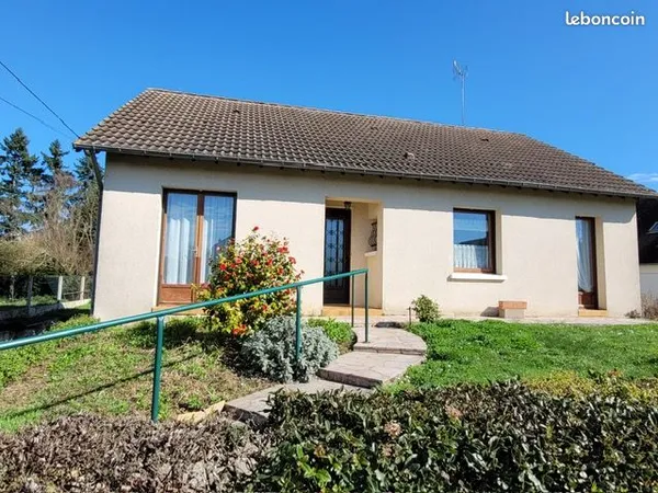 Maison à AZE