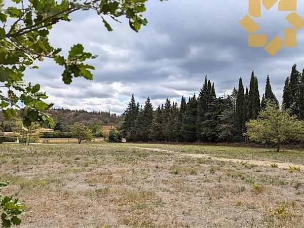 Terrain 726 m²