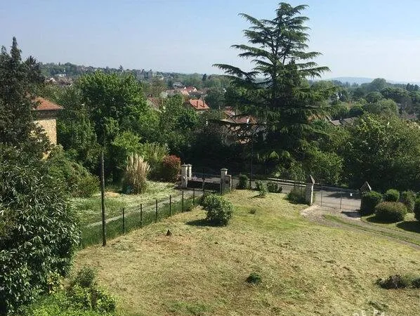 Terrain 659 m²