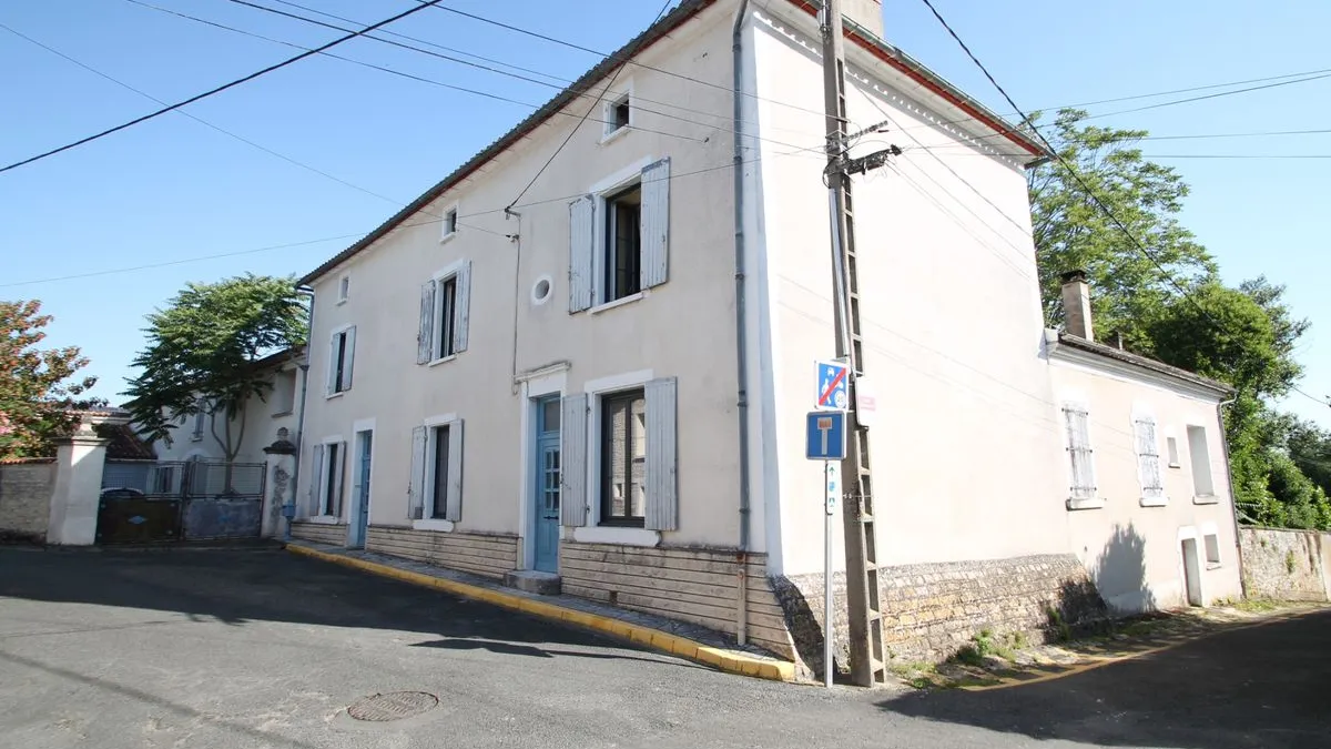 Photo 3