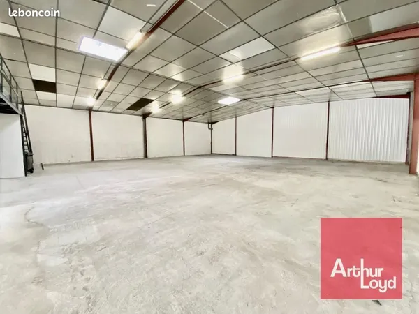 Local d'activité 600 m²