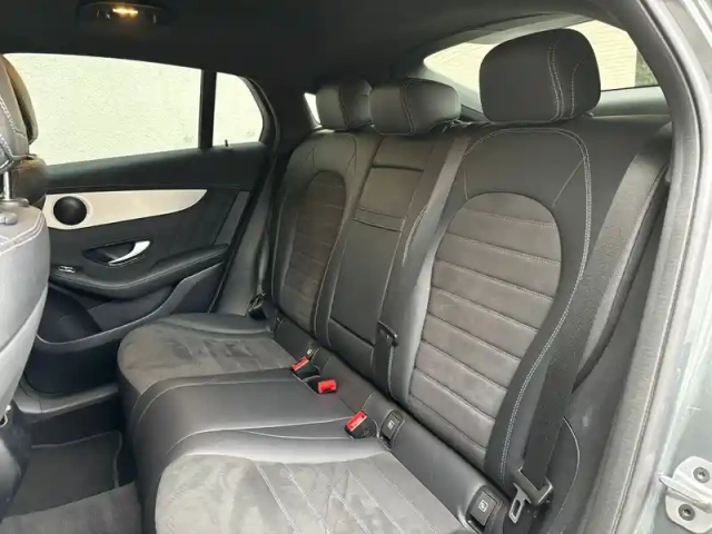 Mercedes Glc coupe 300 de hybrid eq 9g-tronic 4matic — photo 19