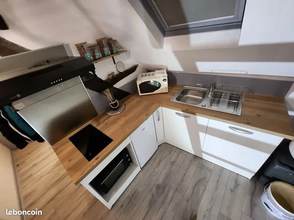 LOUE STUDIO 25M² (Centre ville d'Evron)