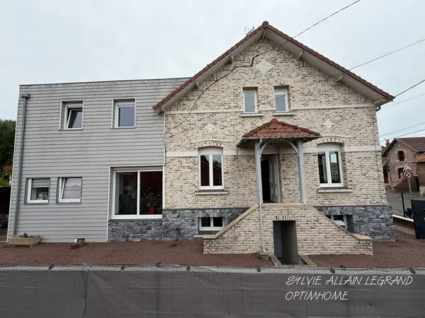 MAISON, 3 CHAMBRES, 2 SALLES DE BAIN, JARDIN, AUCUN TRAVAUX
